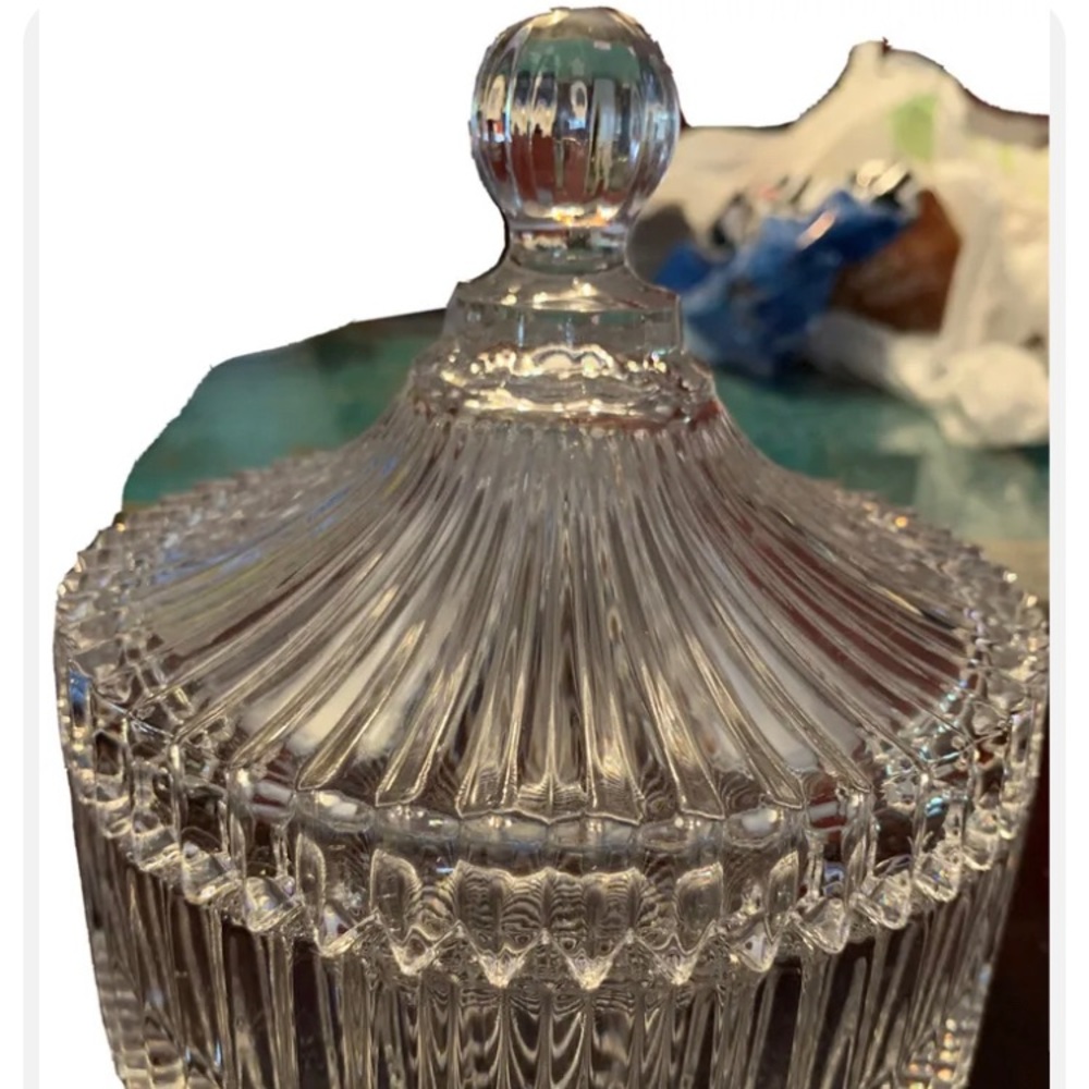 Crystal candy dish with lid.